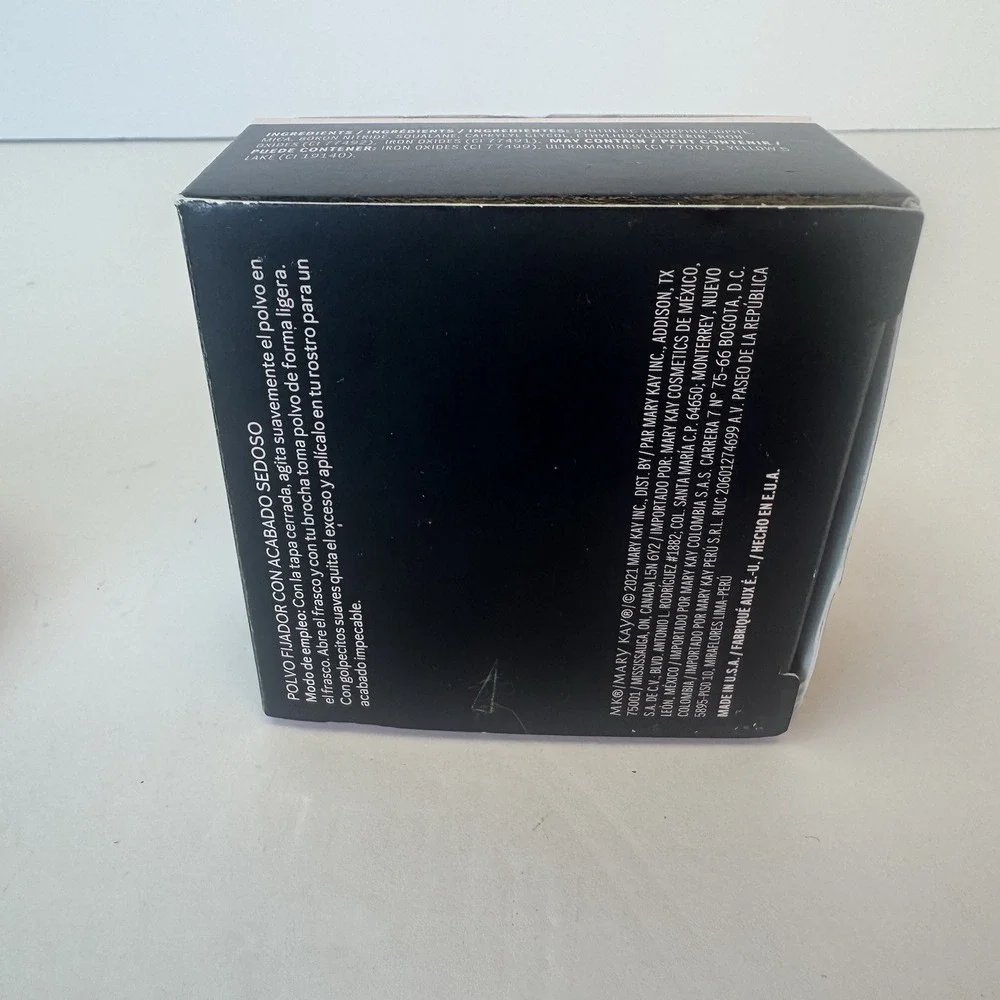 Mary Kay Silky Setting Powder Light To Medium Ivory New In Box 175891